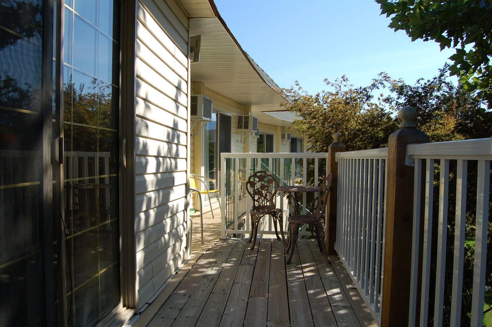 Summerland Motel Extérieur photo